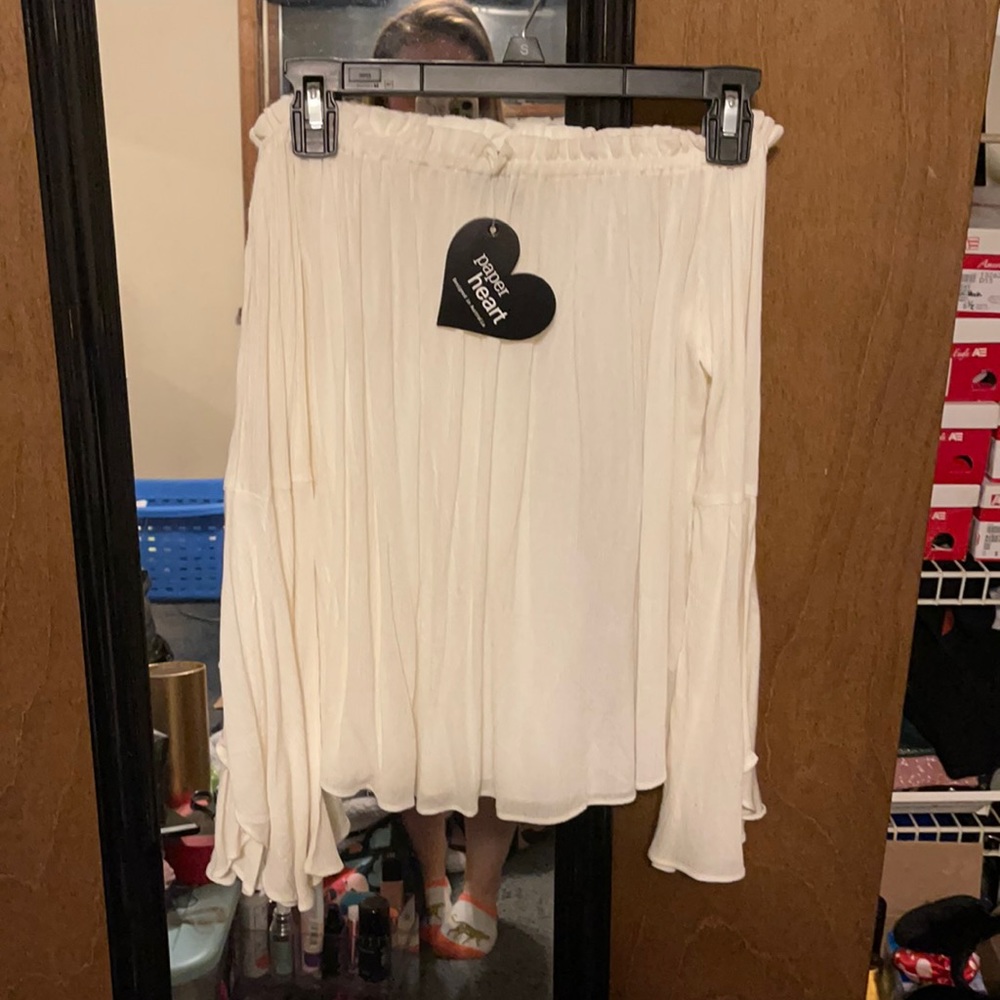 Off shoulder bell sleeve top